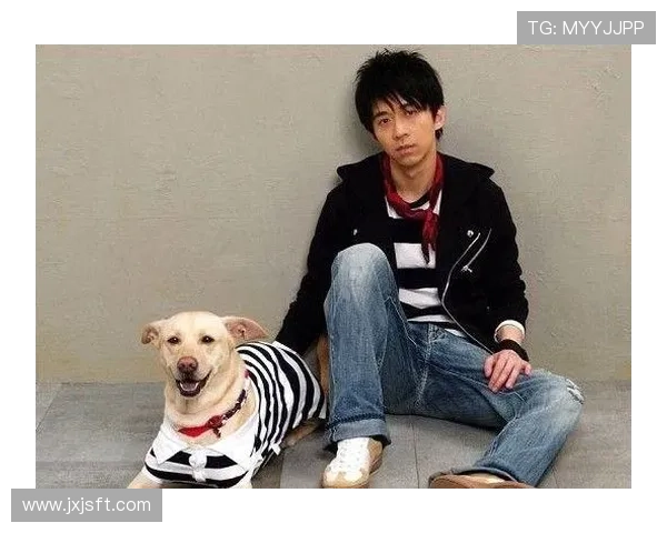 各位足球明星的女友们：她们的爱情故事与生活点滴揭秘